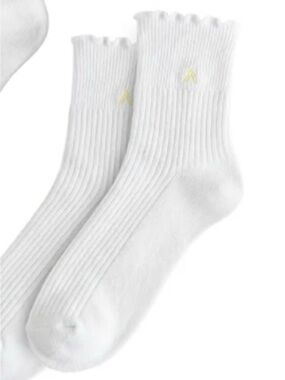 Women's White Ribbed Crew Socks - Soft Everyday Comfort